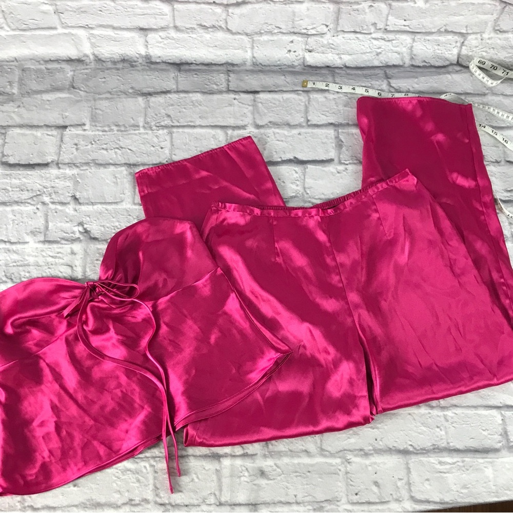 🎉 Host Pick! 🎉 Vintage NWOT Victoria’s Secret‎ Pajamas Satin Barbie Pink - Picture 2 of 14